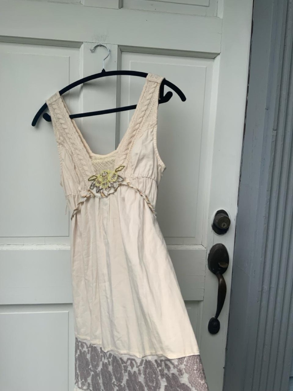 2008 Vintage Free People Cream Embroidered Mini Dress with Gray Lace Hem - Picture 4 of 4